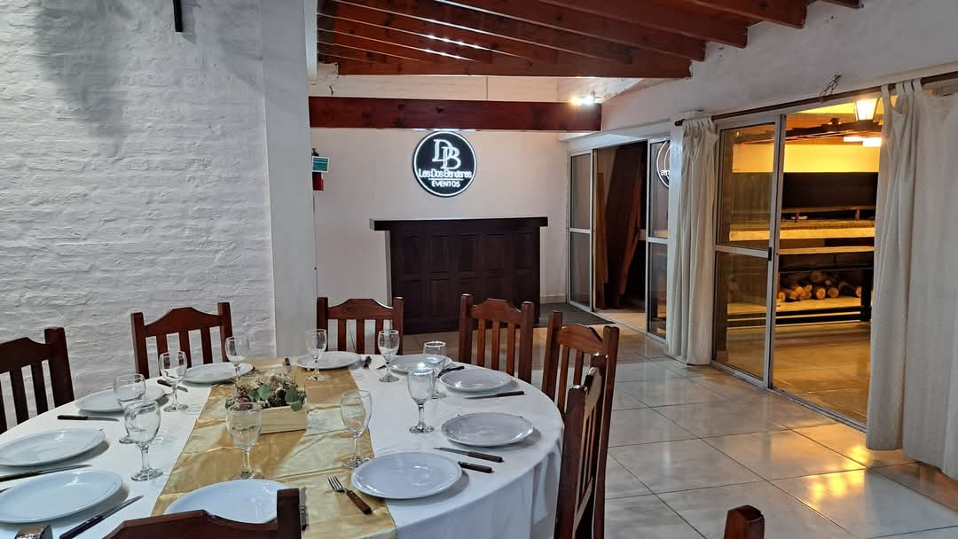 Mesa_sillas_parrilla